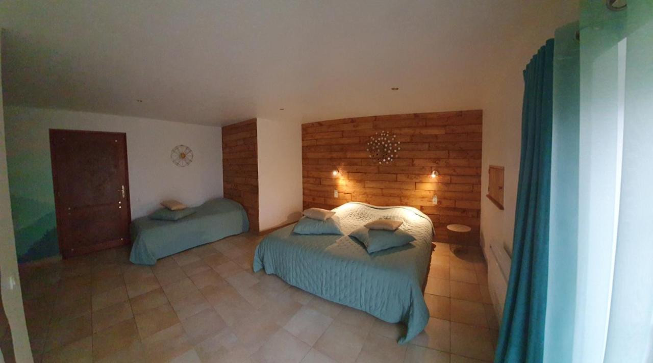 Auverg'Nature chambre Combrailles Espinasse Extérieur photo